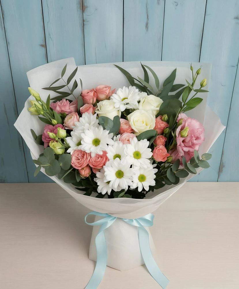 Букет цветов из: Розы, Лизиантусы и Хризантемы в Радужном Ханты-Мансийского АО