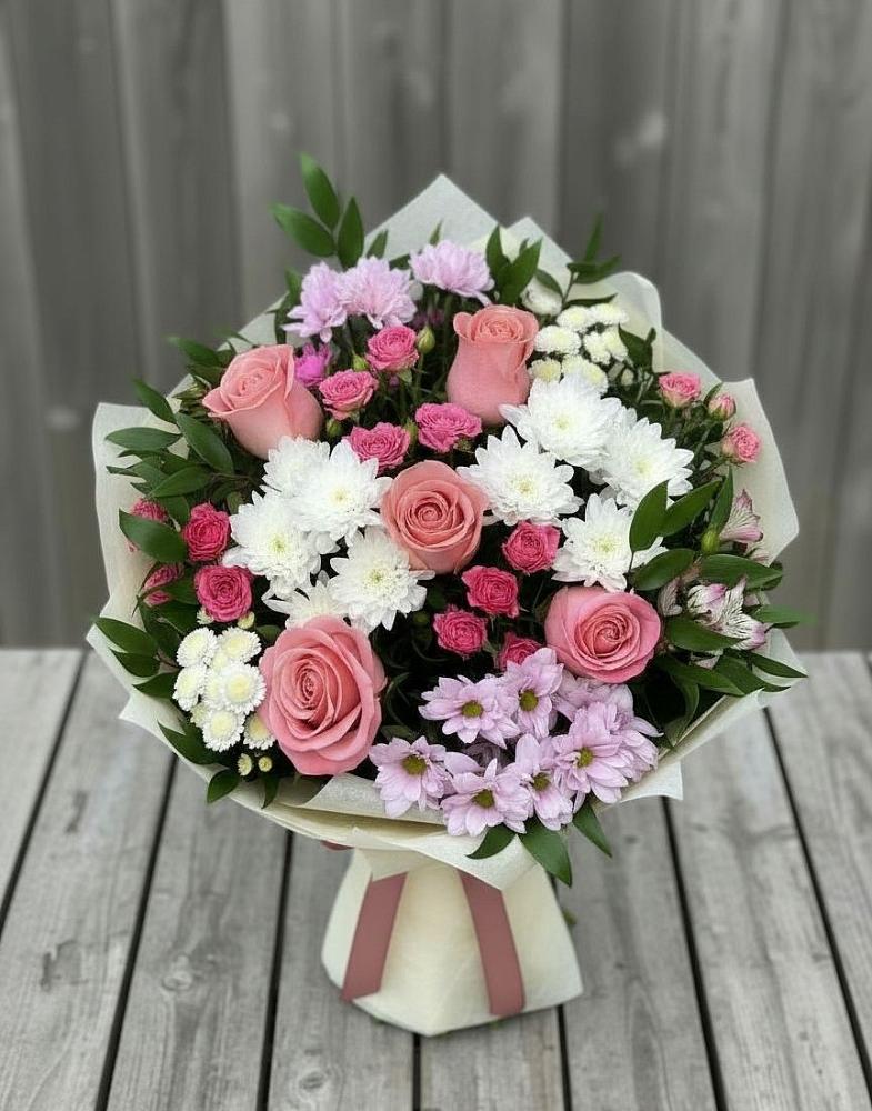 Букет цветов из: Альстромерии, Гвоздики, Розы и Хризантемы в Радужном Ханты-Мансийского АО