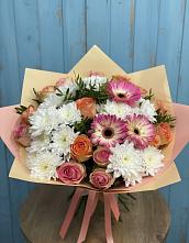 Букет цветов из:  Розы, Герберы и Хризантемы в Радужном Ханты-Мансийского АО