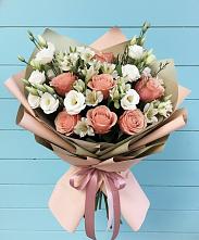 Букет цветов из:  Розы, Альстромерии и Лизиантусы в Радужном Ханты-Мансийского АО