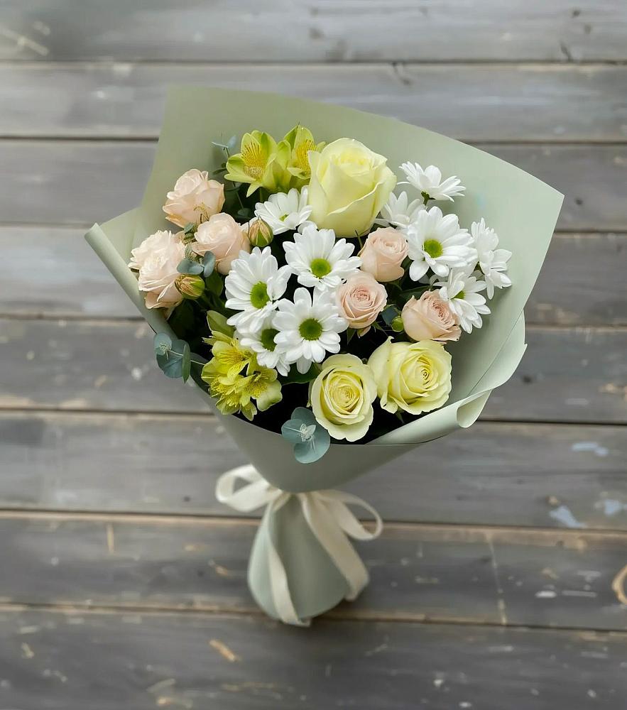 Букет цветов из: Альстромерии, Розы и Хризантемы в Радужном Ханты-Мансийского АО