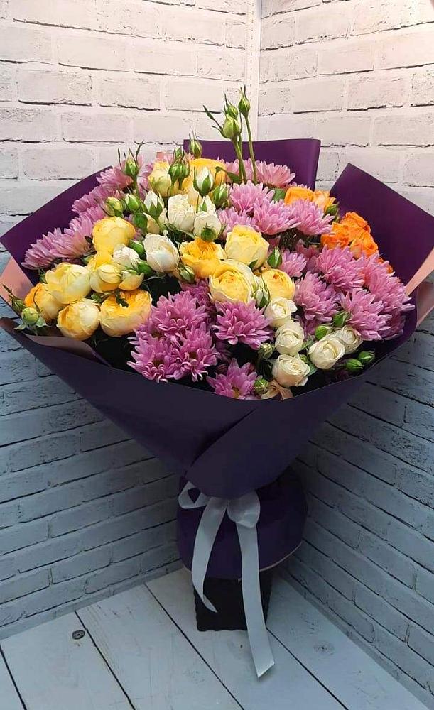 Букет цветов из: Хризантемы и Розы в Радужном Ханты-Мансийского АО