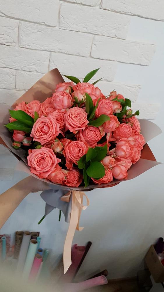 Букет цветов из: Розы в Радужном Ханты-Мансийского АО