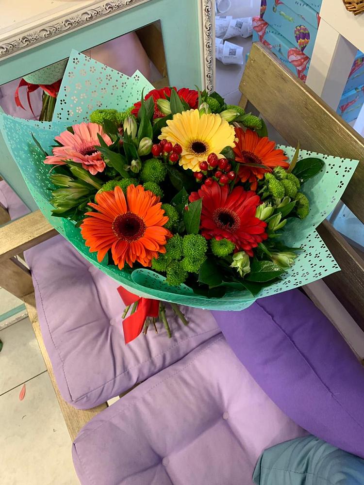 Букет цветов из: Герберы, Хризантемы и Альстромерии в Радужном Ханты-Мансийского АО