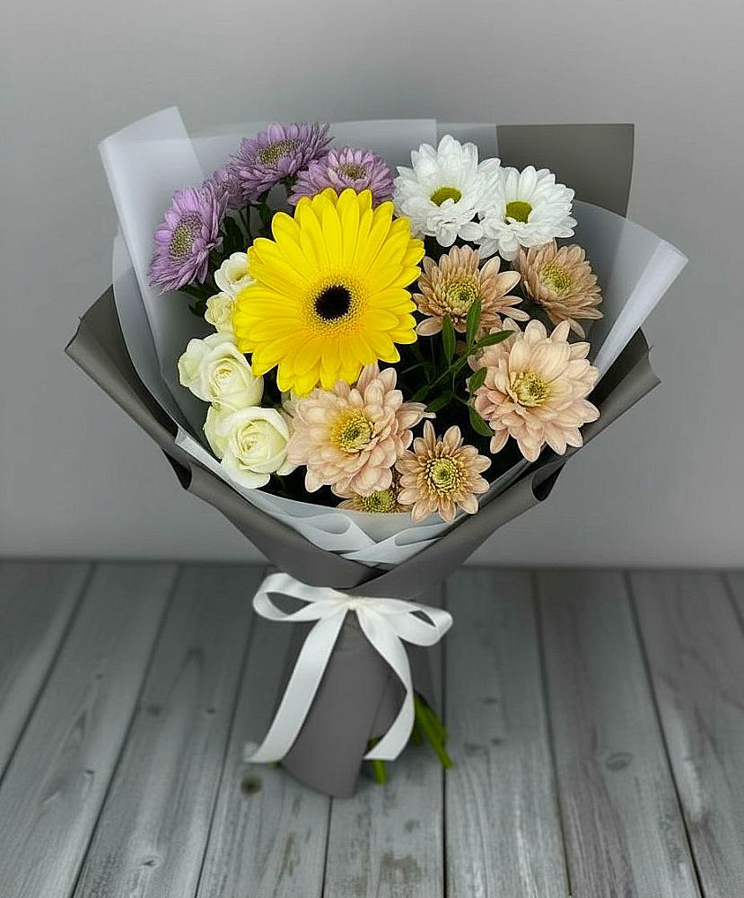 Букет цветов из: Розы, Герберы и Хризантемы в Радужном Ханты-Мансийского АО