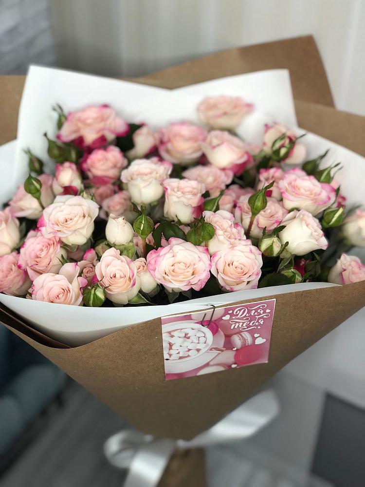 Букет цветов из: Розы в Радужном Ханты-Мансийского АО