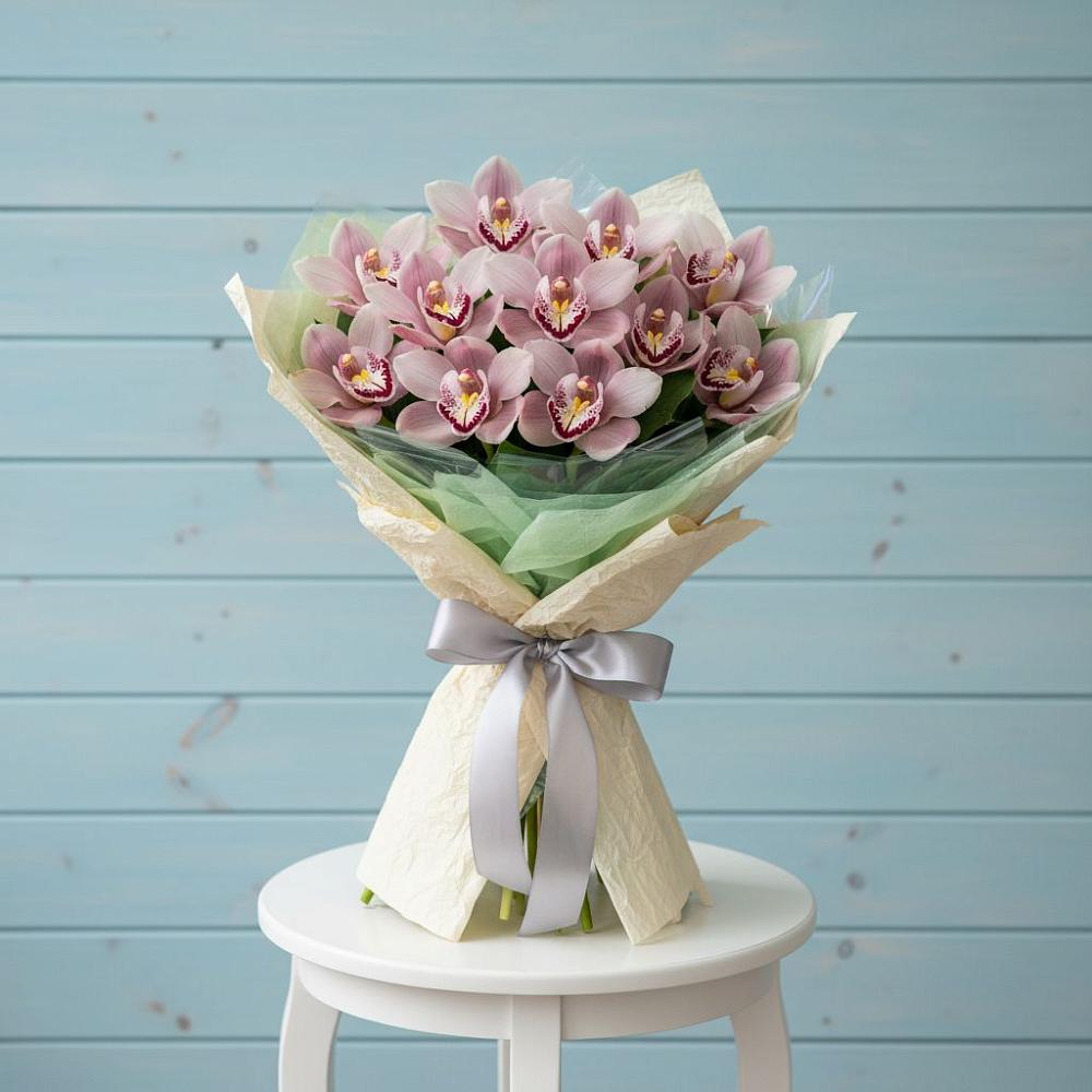 Букет цветов из: Орхидеи и Розы в Радужном Ханты-Мансийского АО