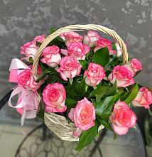 Цветочная композиция из Розы в корзине #REPLACE_PRED# Радужном Ханты-Мансийского АО
