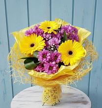 Букет цветов из:  Хризантемы и Герберы #REPLACE_PRED# Радужном Ханты-Мансийского АО