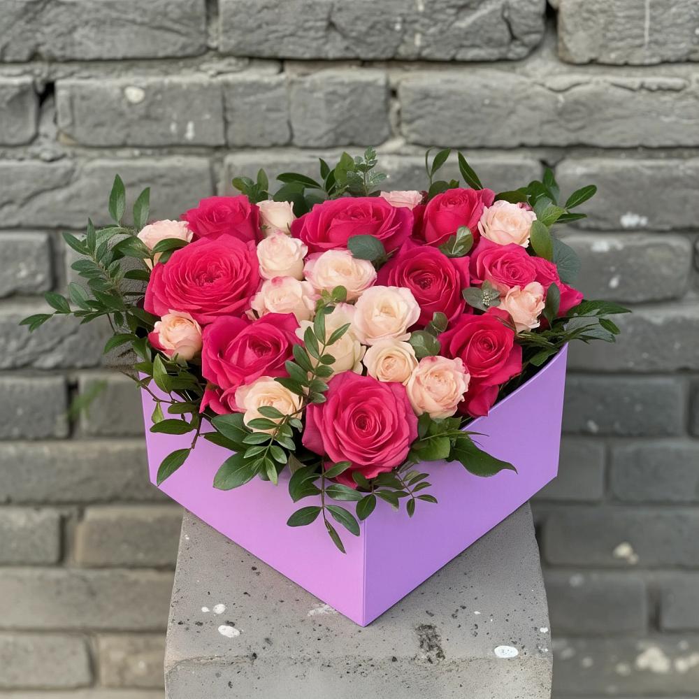 Цветочная композиция из Розы в коробке в Радужном Ханты-Мансийского АО
