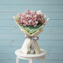 Букет цветов из:  Орхидеи и Розы в Радужном Ханты-Мансийского АО