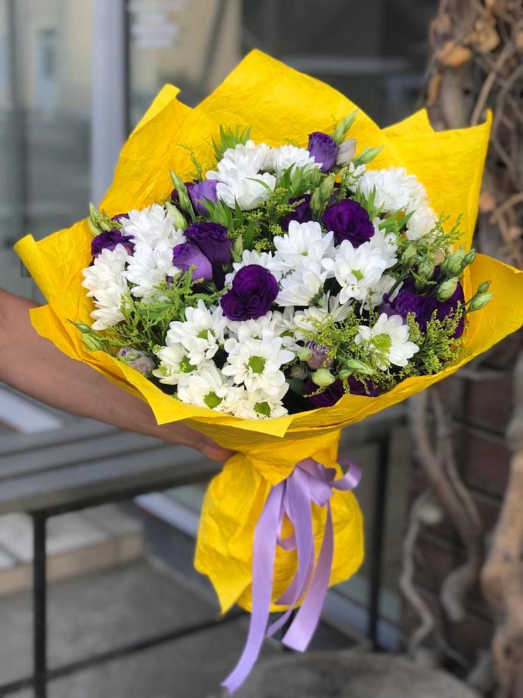 Букет цветов из: Ирисы, Хризантемы и Ромашки в Радужном Ханты-Мансийского АО