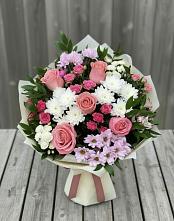 Букет цветов из:  Альстромерии, Гвоздики, Розы и Хризантемы в Радужном Ханты-Мансийского АО