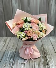 Букет цветов из:  Гвоздики, Розы и Хризантемы в Радужном Ханты-Мансийского АО