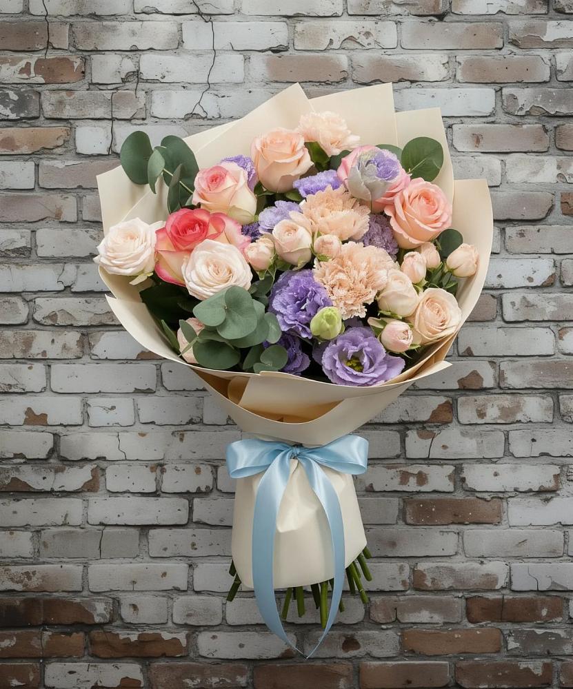 Букет цветов из: Розы, Лизиантусы и Гвоздики в Радужном Ханты-Мансийского АО