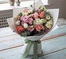 Букет цветов из:  Розы, Лизиантусы и Гвоздики #REPLACE_PRED# Радужном Ханты-Мансийского АО