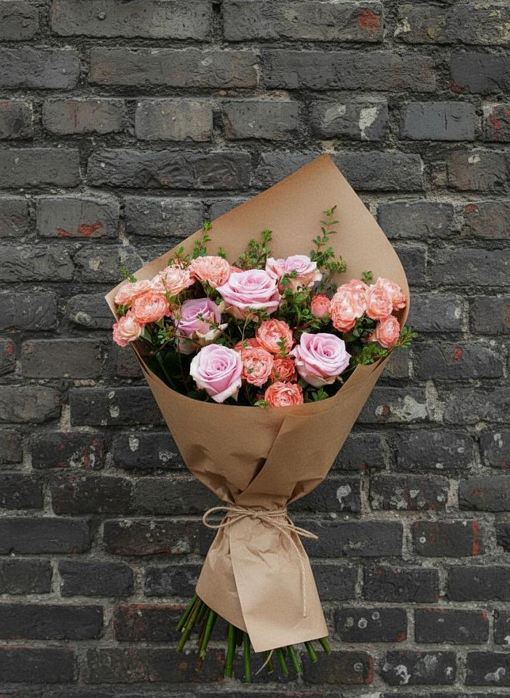 Букет цветов из: Розы в Радужном Ханты-Мансийского АО