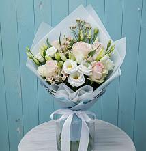 Букет цветов из:  Розы и Лизиантусы в Радужном Ханты-Мансийского АО