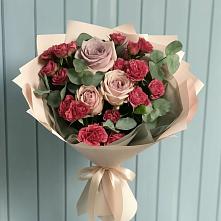 Букет цветов из:  Гвоздики и Розы в Радужном Ханты-Мансийского АО