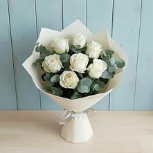 Букет Белые розы в Эвкалипте в Радужном Ханты-Мансийского АО