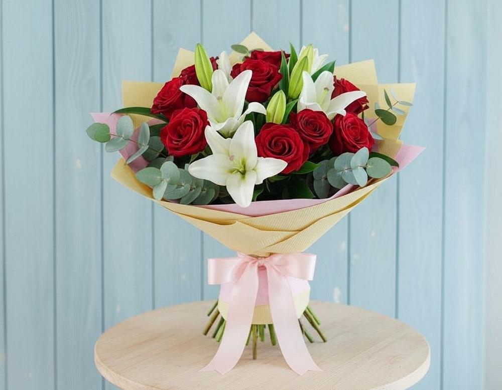 Букет цветов из: Лилии и Розы в Радужном Ханты-Мансийского АО