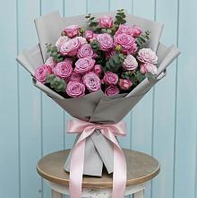Букет цветов из:  Розы #REPLACE_PRED# Радужном Ханты-Мансийского АО